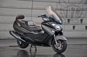 BURGMAN 650 BROWN by MFC Etoile